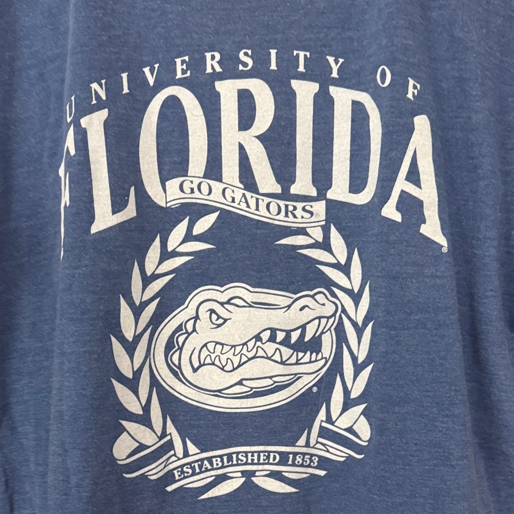 University of Florida Blue T-Shirt size medium GUC - Picture 4 of 5